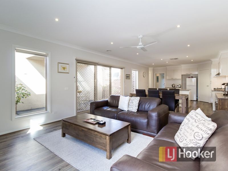 12 Lexington Crescent, Officer VIC 3809