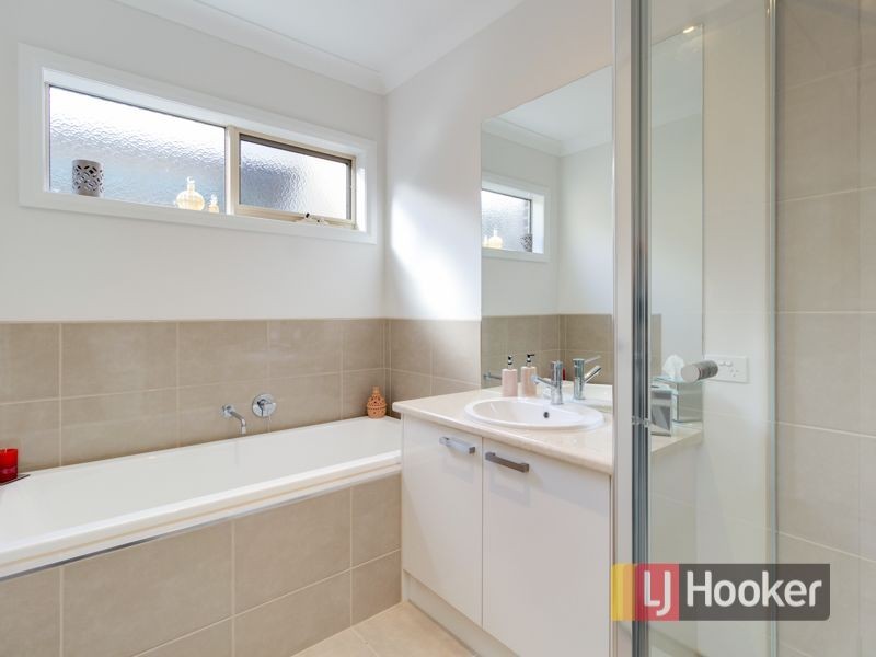 12 Lexington Crescent, Officer VIC 3809