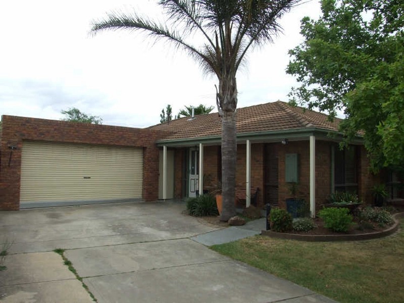19 Ashton Place, Pakenham VIC 3810