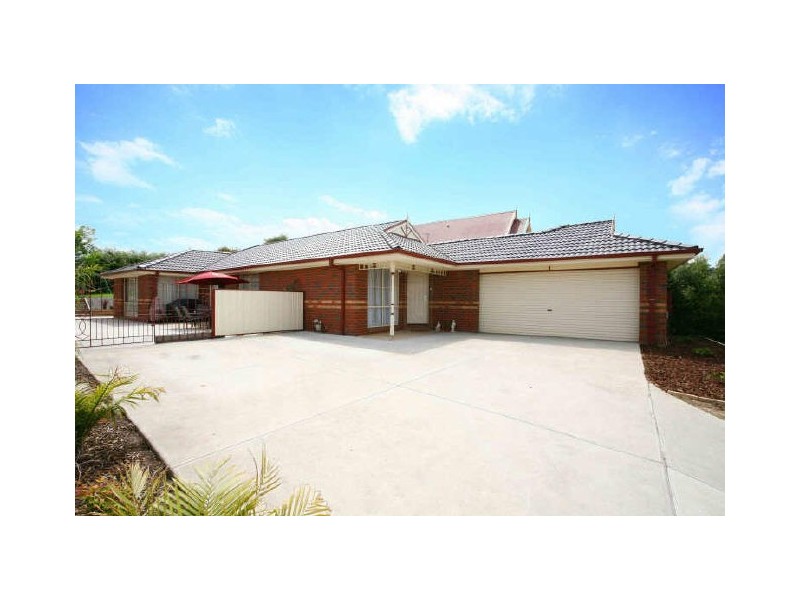5 Jacqueline Place, Pakenham VIC 3810