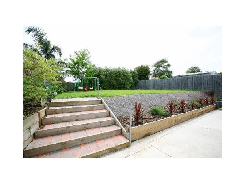 5 Jacqueline Place, Pakenham VIC 3810