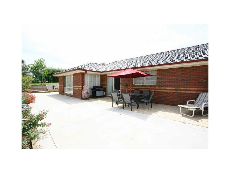 5 Jacqueline Place, Pakenham VIC 3810