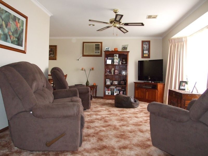 1 Jan Maree Court, Pakenham VIC 3810