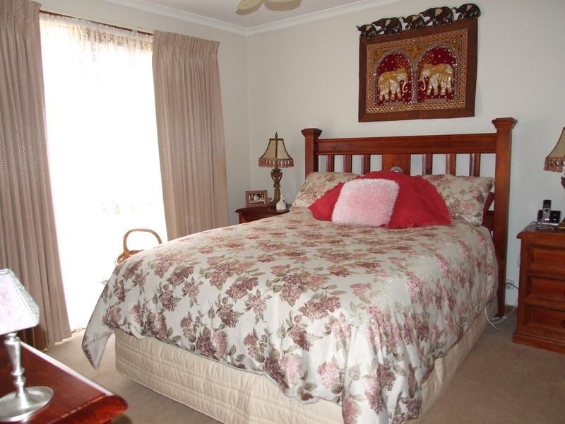 1 Jan Maree Court, Pakenham VIC 3810