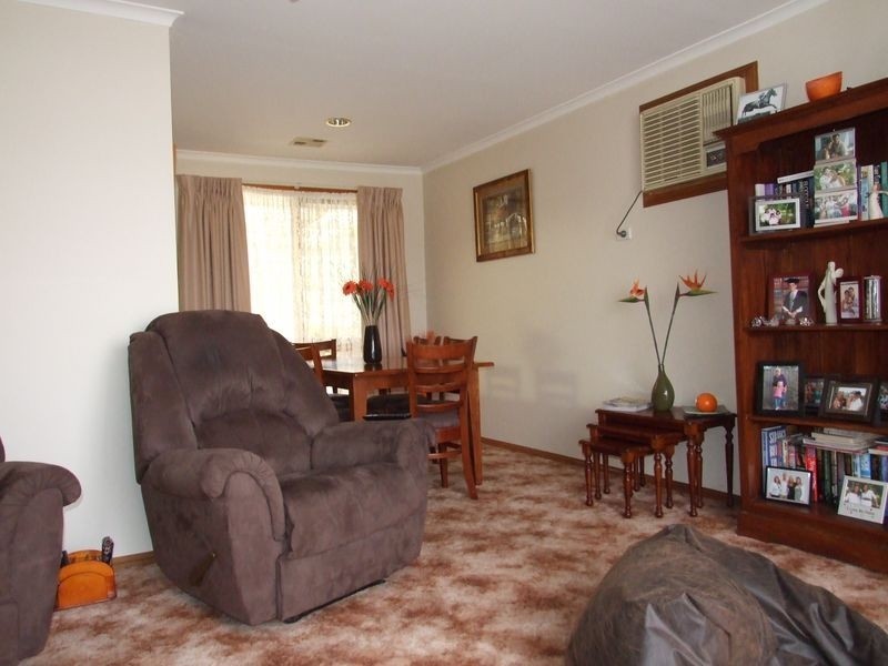 1 Jan Maree Court, Pakenham VIC 3810