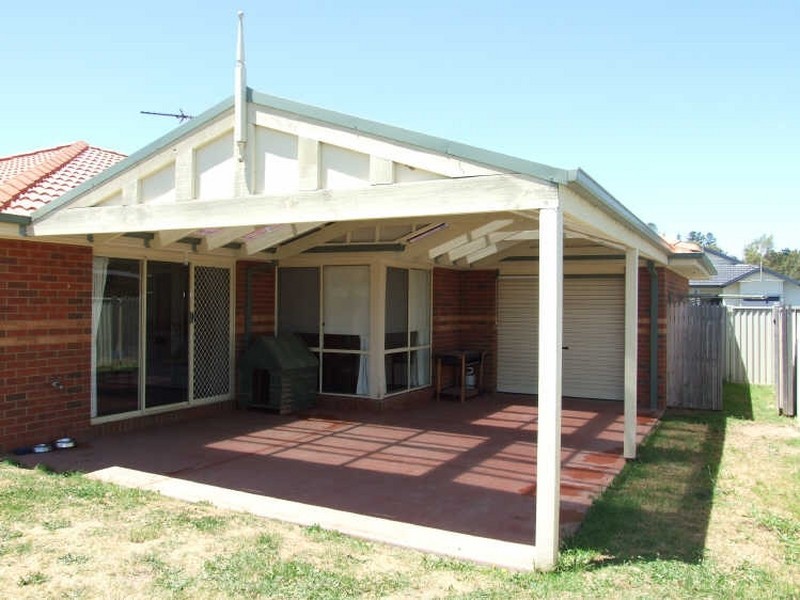 28 Hartland Circuit, Pakenham VIC 3810