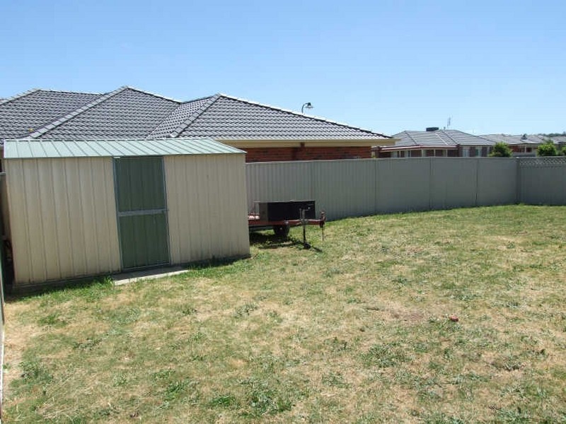 28 Hartland Circuit, Pakenham VIC 3810