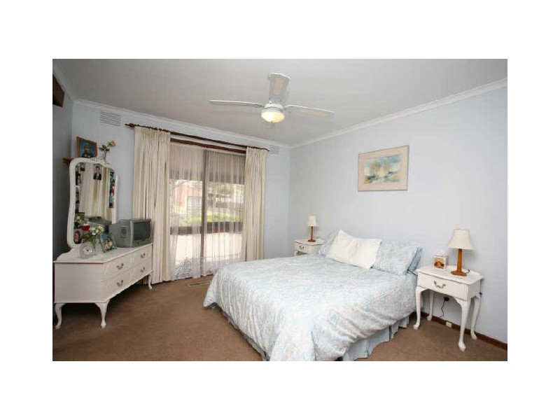 72 Ahern Road, Pakenham VIC 3810