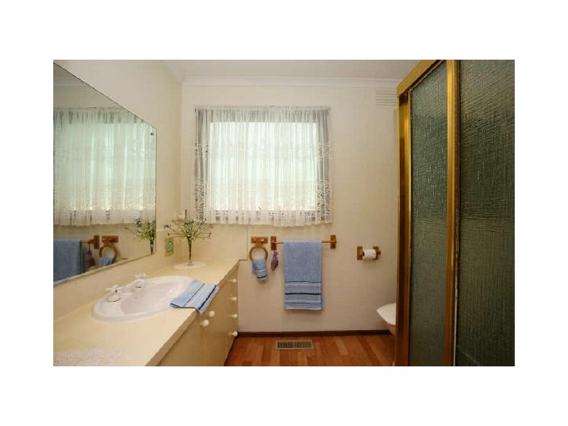 72 Ahern Road, Pakenham VIC 3810