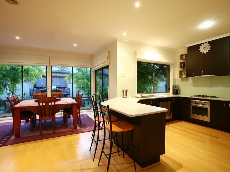 24 Flinders Chase, Pakenham VIC 3810