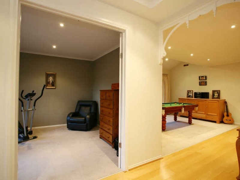 24 Flinders Chase, Pakenham VIC 3810