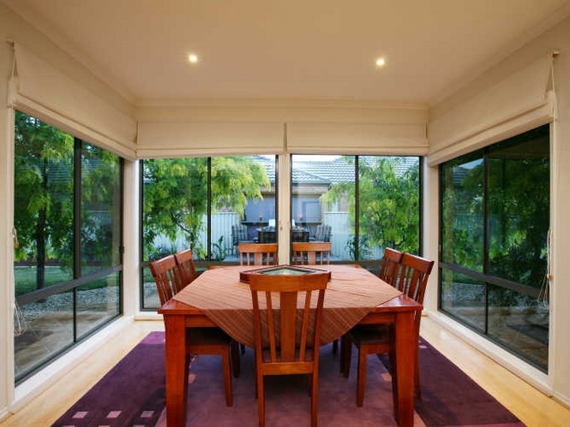 24 Flinders Chase, Pakenham VIC 3810