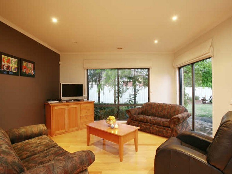 24 Flinders Chase, Pakenham VIC 3810