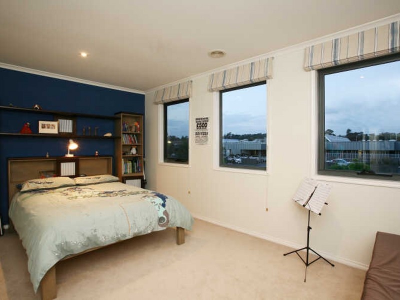 24 Flinders Chase, Pakenham VIC 3810