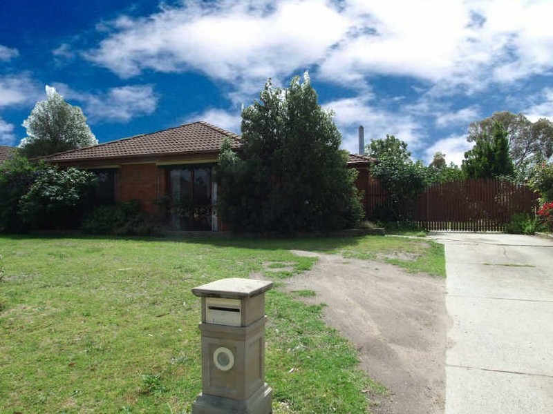 5 Kingston Avenue, Pakenham VIC 3810