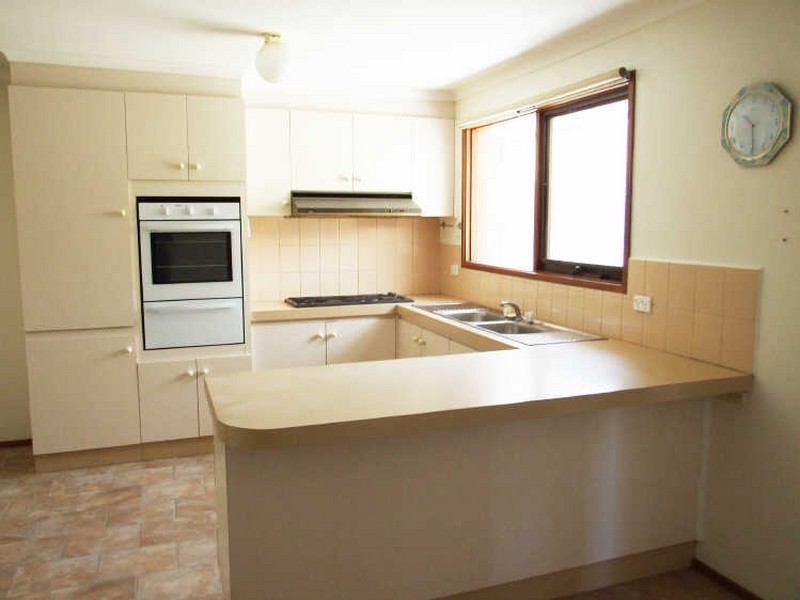 5 Kingston Avenue, Pakenham VIC 3810