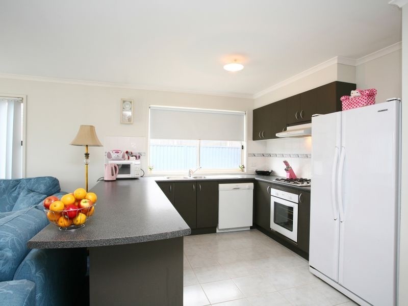 40 Scarlet Crescent, Pakenham VIC 3810