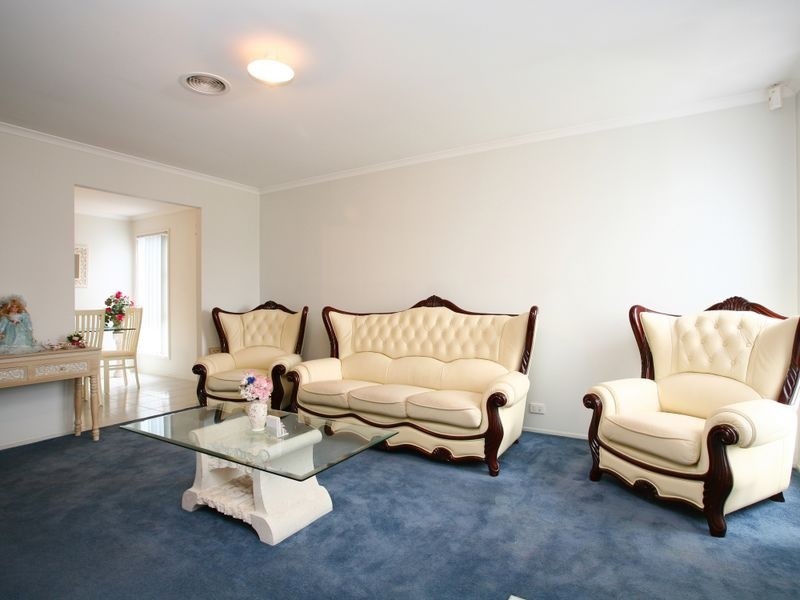 40 Scarlet Crescent, Pakenham VIC 3810