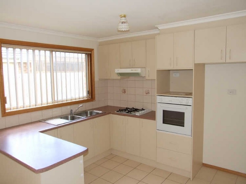 13 Naples Way, Pakenham VIC 3810