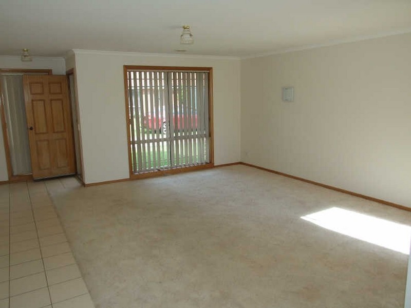 13 Naples Way, Pakenham VIC 3810