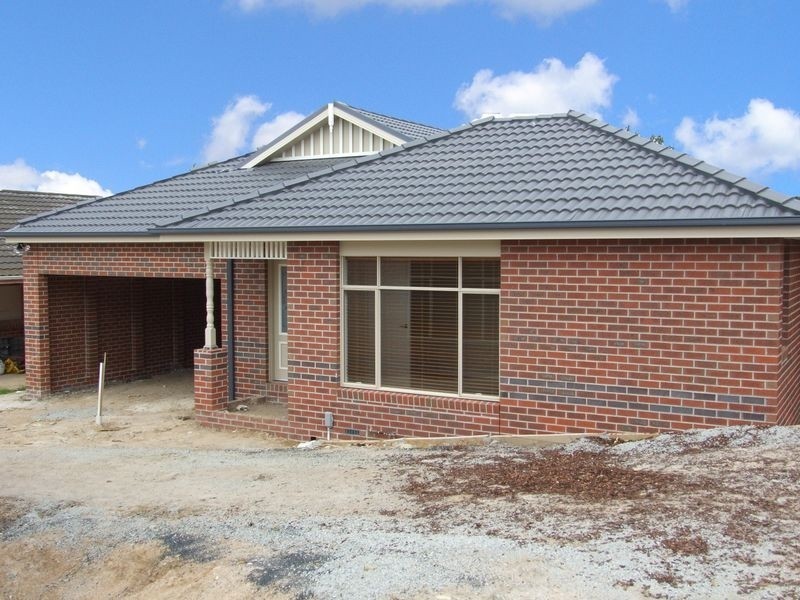 2-6/4-6 May Court, Garfield VIC 3814