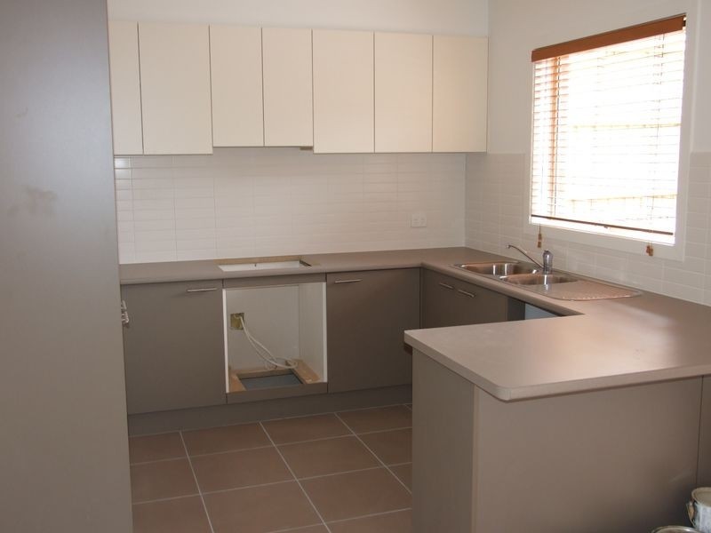 2-6/4-6 May Court, Garfield VIC 3814