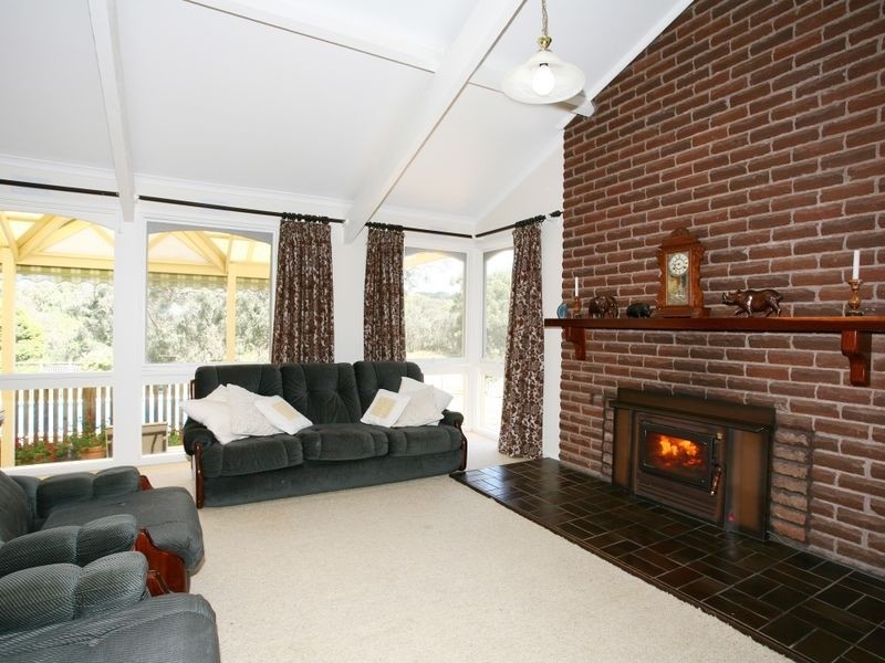 25 Mirrabooka Road, Maryknoll VIC 3812
