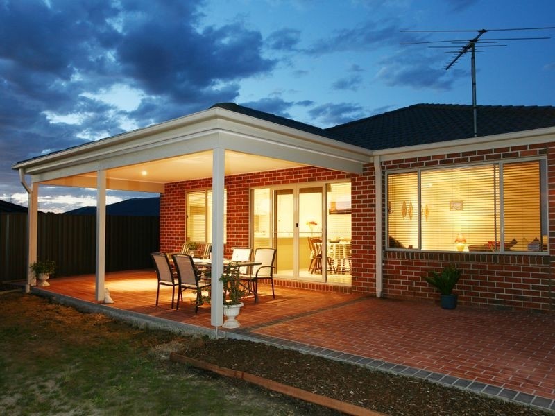 11 Pashia Grove, Pakenham VIC 3810