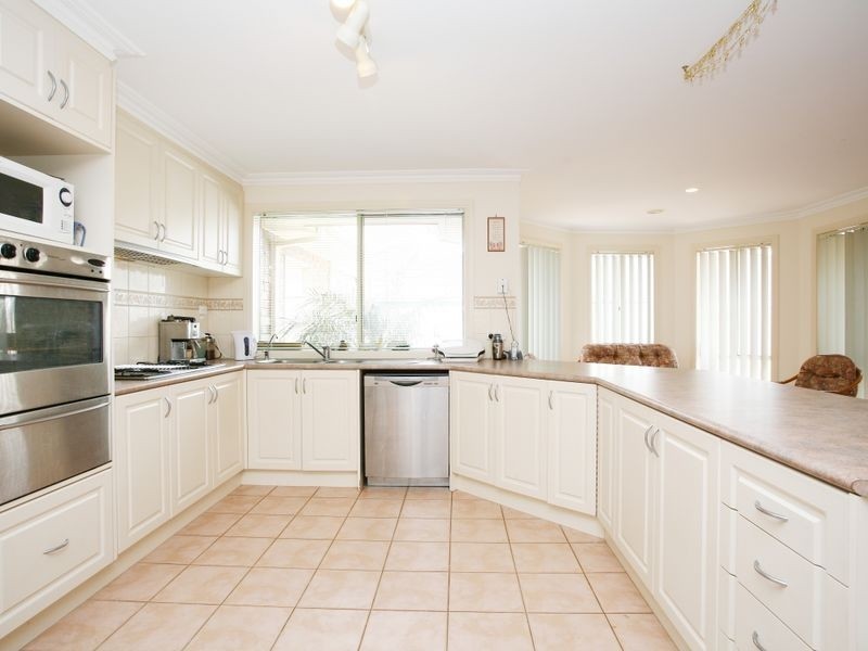 9 Jamie Court, Pakenham VIC 3810