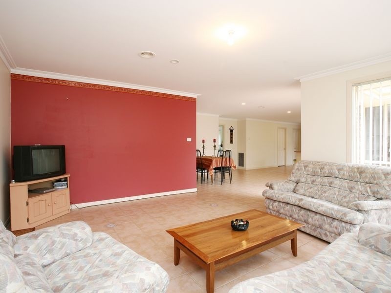 9 Jamie Court, Pakenham VIC 3810