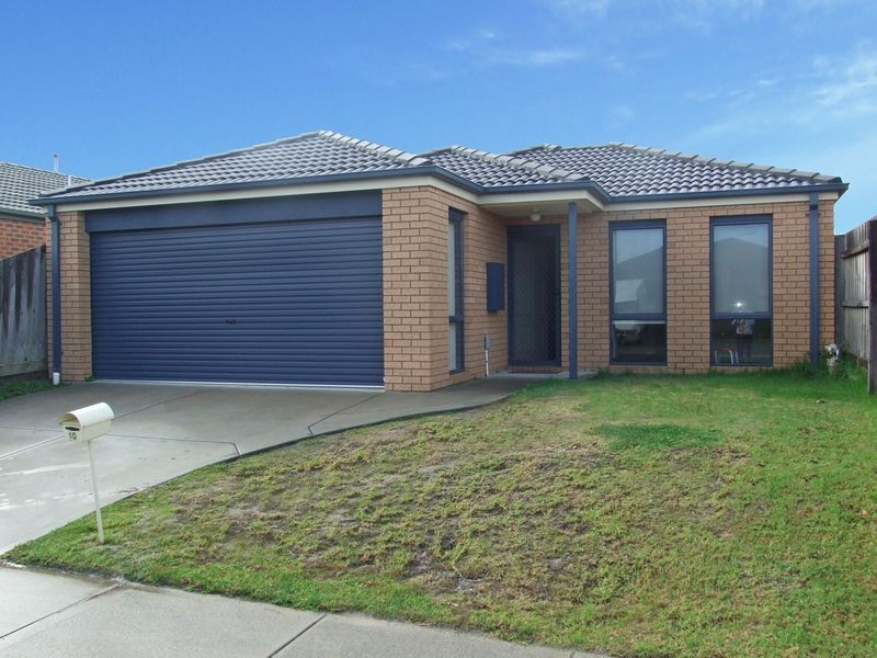 10 Sir Thomas Drive, Pakenham VIC 3810