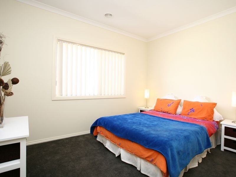 6 Viola Avenue, Pakenham VIC 3810