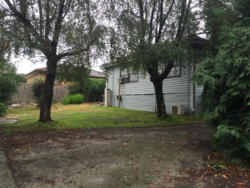 25 Princes Highway, Pakenham VIC 3810