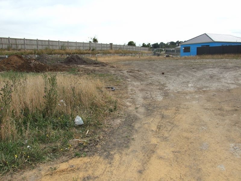 323 Griffiths Mews, Pakenham VIC 3810