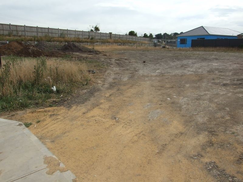 323 Griffiths Mews, Pakenham VIC 3810