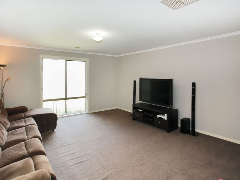 2 Mikasa Place, Pakenham VIC 3810