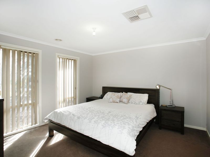 2 Mikasa Place, Pakenham VIC 3810