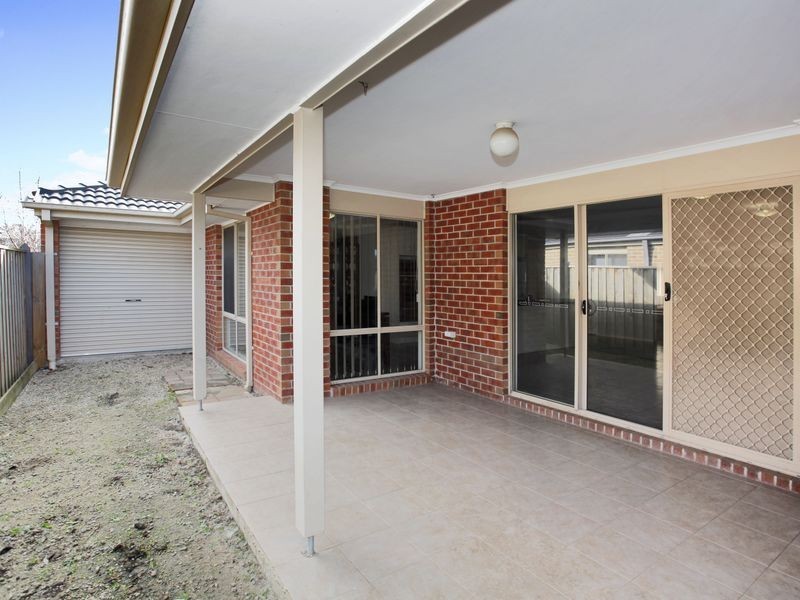 2 Mikasa Place, Pakenham VIC 3810