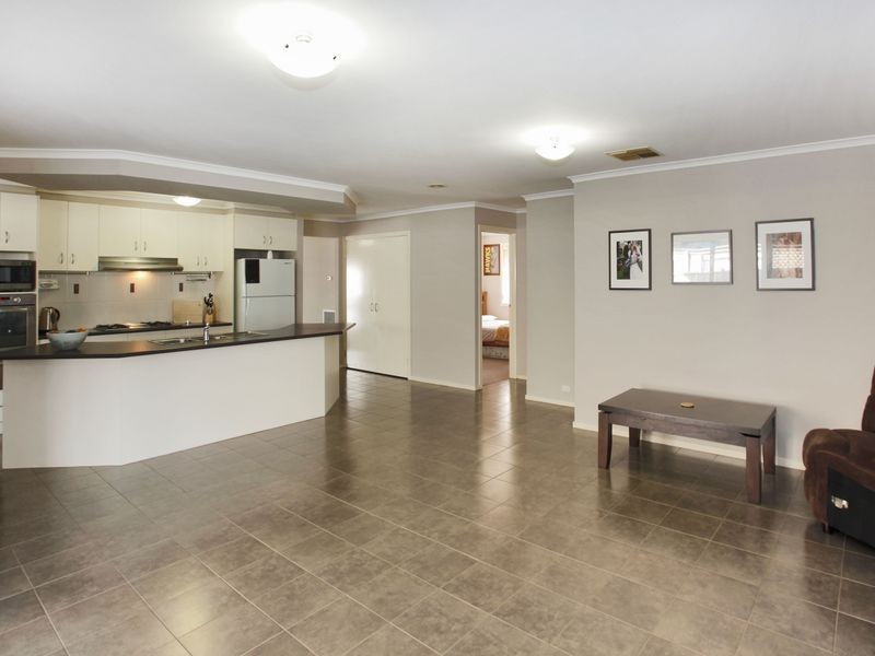 2 Mikasa Place, Pakenham VIC 3810