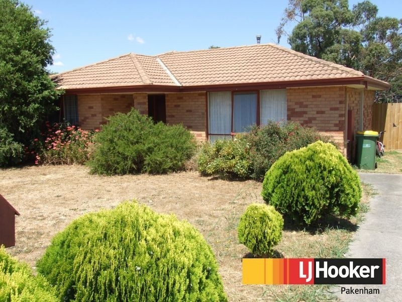17 Smethurst Avenue, Pakenham VIC 3810