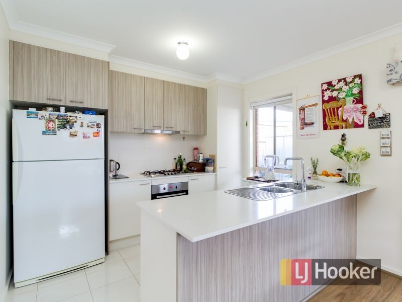 21/3 Manor View, Pakenham VIC 3810