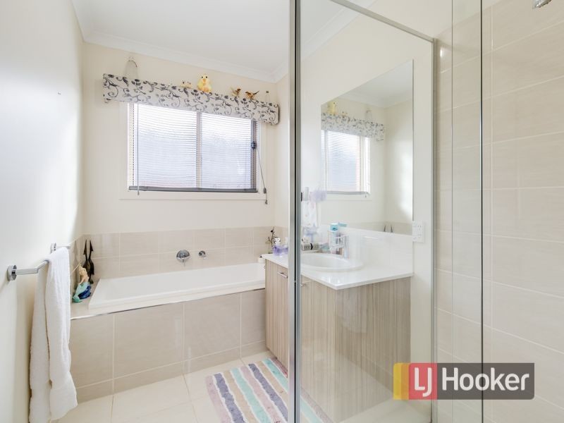 21/3 Manor View, Pakenham VIC 3810