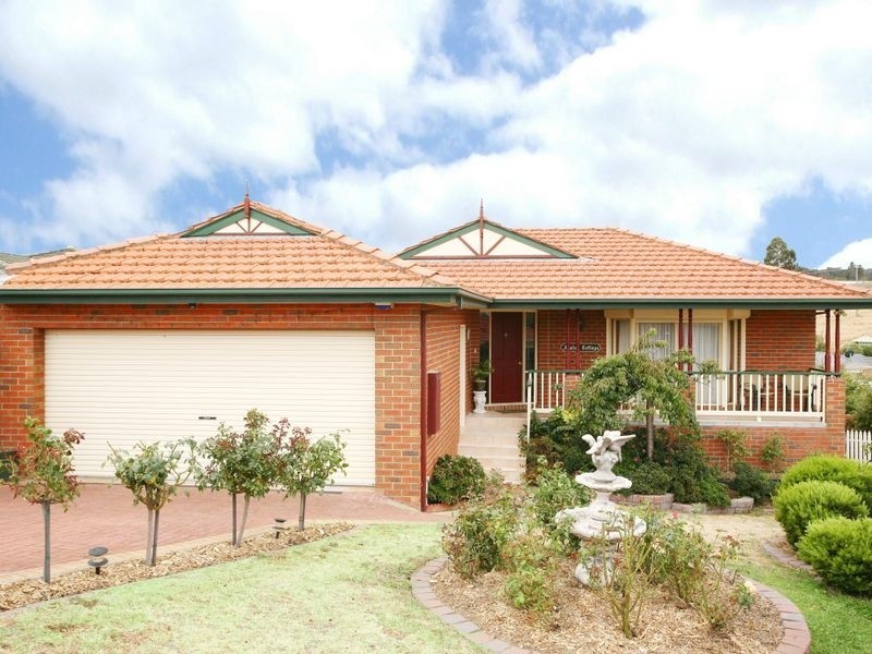 7 Christopher Close, Pakenham VIC 3810