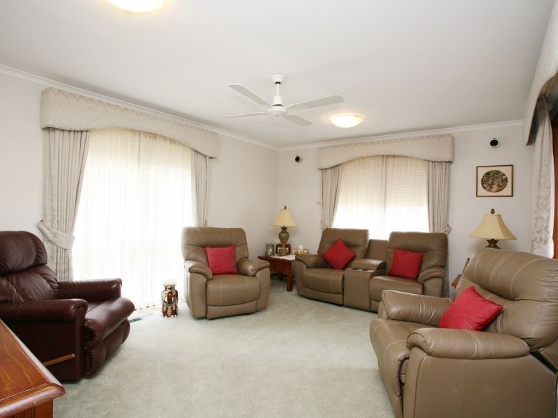 7 Christopher Close, Pakenham VIC 3810