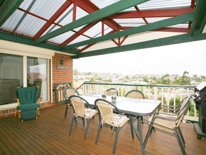 7 Christopher Close, Pakenham VIC 3810