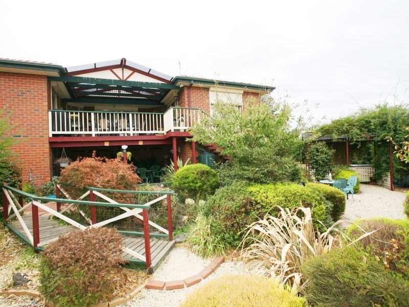 7 Christopher Close, Pakenham VIC 3810