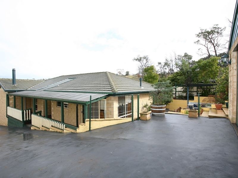 24 Breyleigh Drive, Pakenham VIC 3810