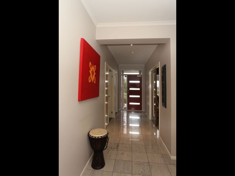 8 Fallingwater Drive, Pakenham VIC 3810