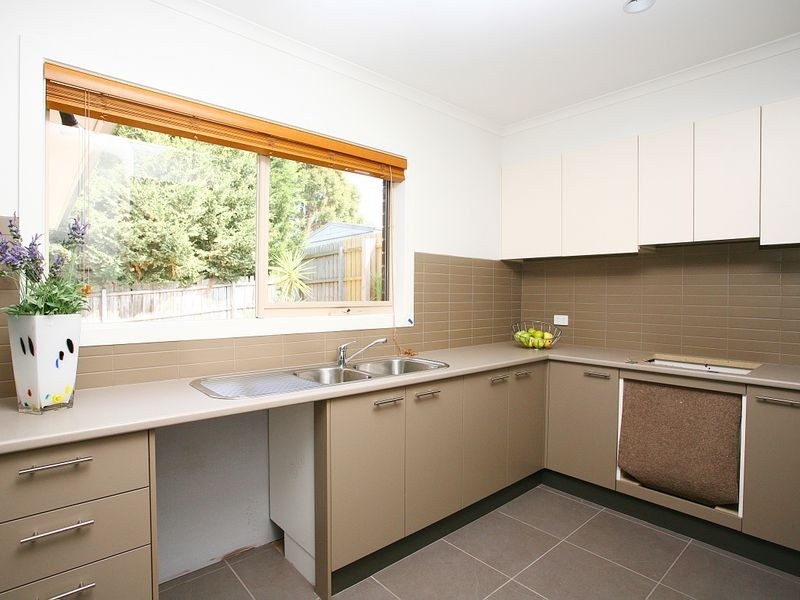 3/4-6 May Court, Garfield VIC 3814