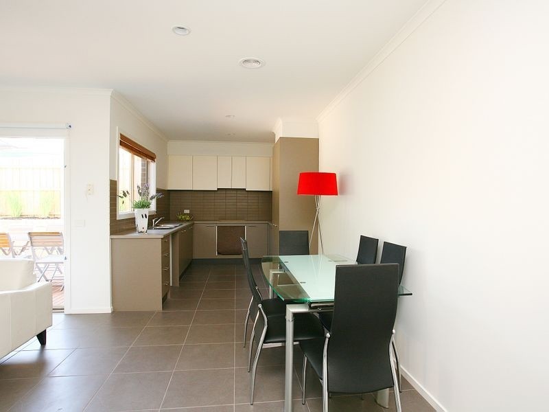 3/4-6 May Court, Garfield VIC 3814